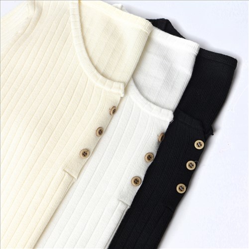 بلوز وارداتی دکمه چوبی